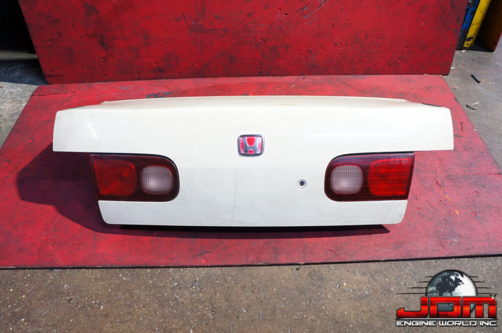 JDM 92-01 ACURA INTEGRA 4-DOOR TRUNK WHITE